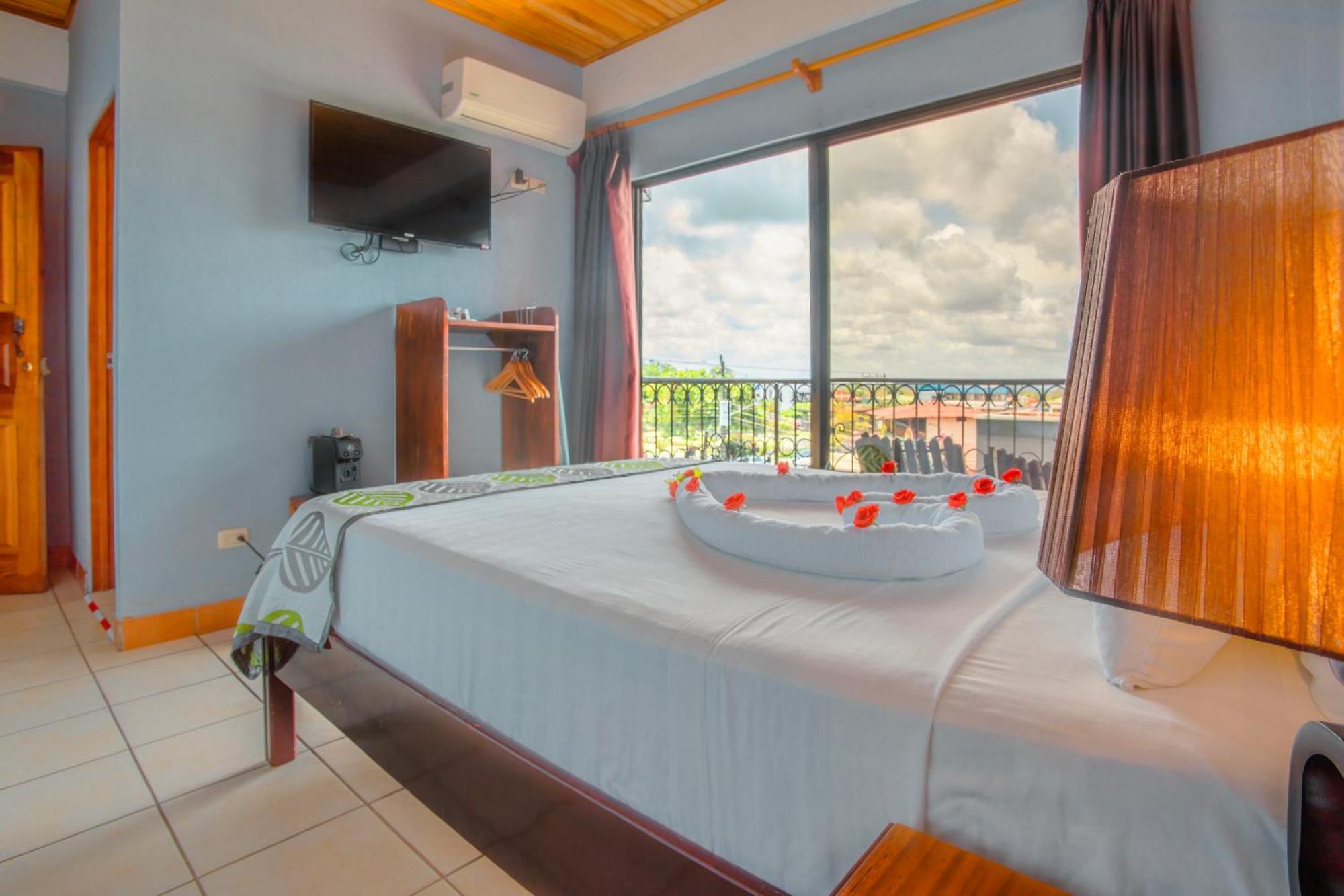 La Fortuna Downtown Hotel Boutique (Adults Only) ภายนอก รูปภาพ