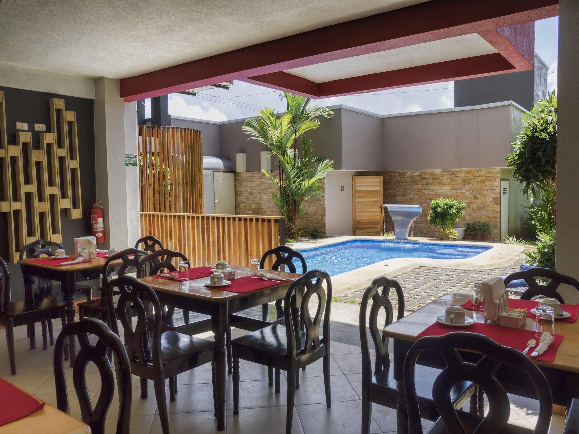 La Fortuna Downtown Hotel Boutique (Adults Only) ภายนอก รูปภาพ