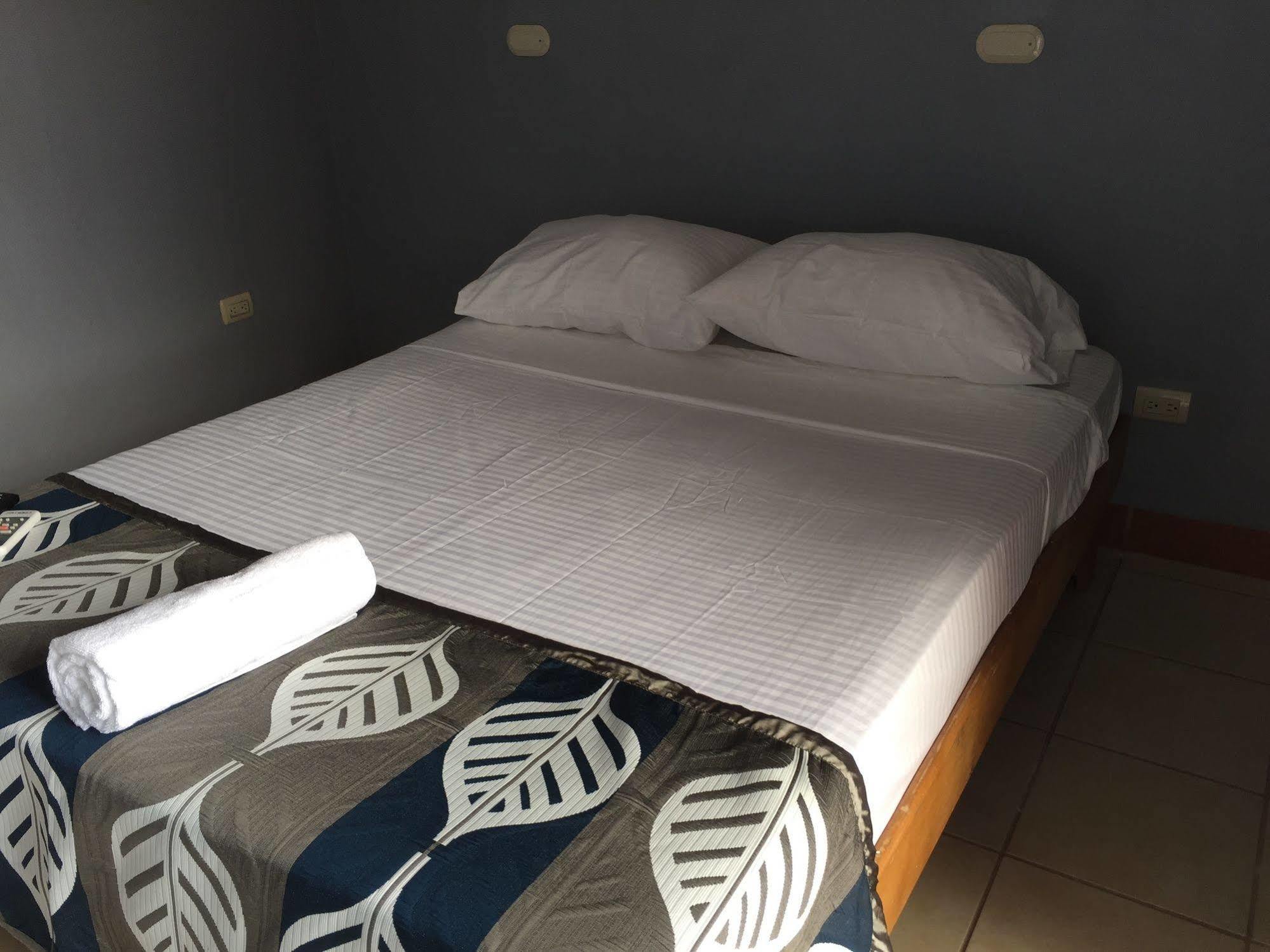 La Fortuna Downtown Hotel Boutique (Adults Only) ภายนอก รูปภาพ